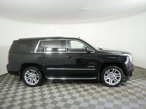 Used 2017 GMC Yukon SLT w/ Premium Edition image 2