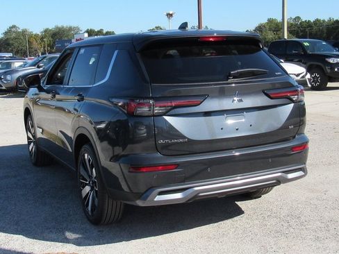 New 2025 Mitsubishi Outlander SE image 5