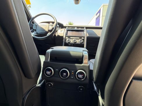 Used 2018 Land Rover Discovery HSE Luxury AWD/4WD image 14