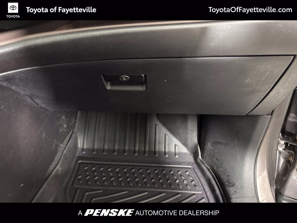 Used 2016 Toyota Highlander XLE AWD/4WD image 25