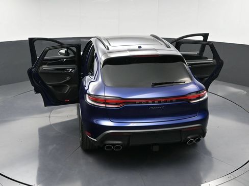 Certified 2026 Porsche Macan AWD/4WD image 35