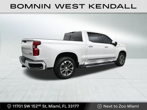 Used 2023 Chevrolet Silverado 1500 High Country w/ Technology Package image 5