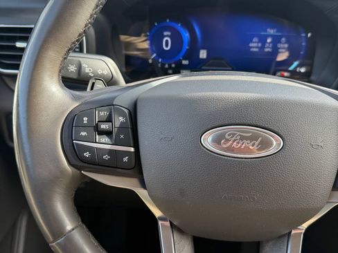 Used 2020 Ford Explorer Platinum w/ Premium Technology Package AWD/4WD image 16