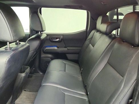 Used 2022 Toyota Tacoma TRD Off-Road w/ TRD Premium Off Road Package AWD/4WD image 20