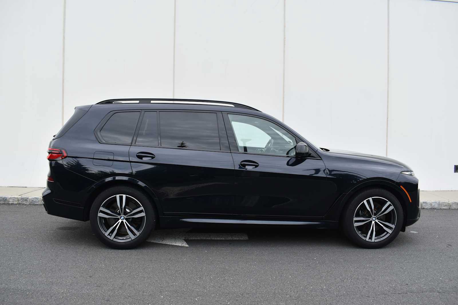 Used 2025 BMW X7 M60i w/ Executive Package AWD/4WD image 4