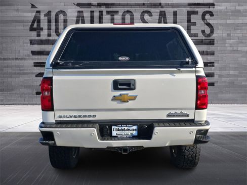Used 2015 Chevrolet Silverado 1500 High Country w/ High Country Premium Package AWD/4WD image 4