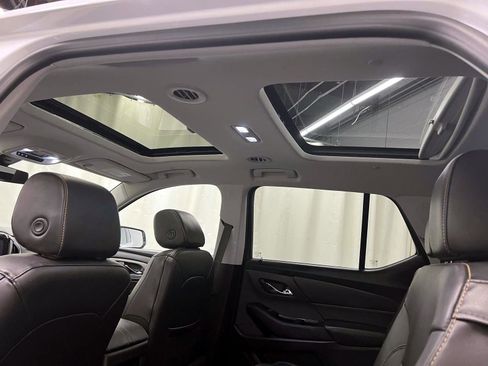Used 2019 Chevrolet Traverse LT w/ LT Premium Package AWD/4WD image 14