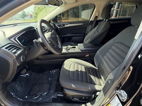 Used 2019 Ford Fusion SE image 11