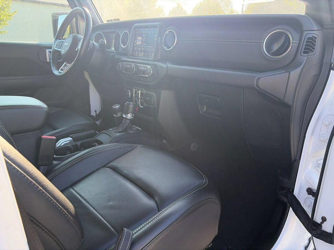 Used 2021 Jeep Wrangler Unlimited Sahara w/ Uconnect 4C Nav & Sound Group AWD/4WD image 13
