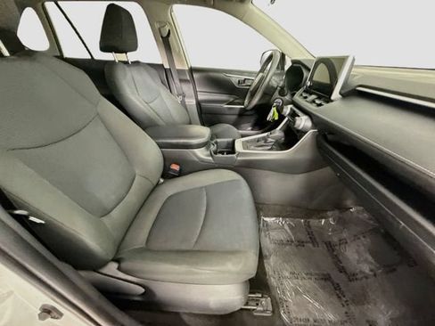 Certified 2023 Toyota RAV4 LE FWD image 28