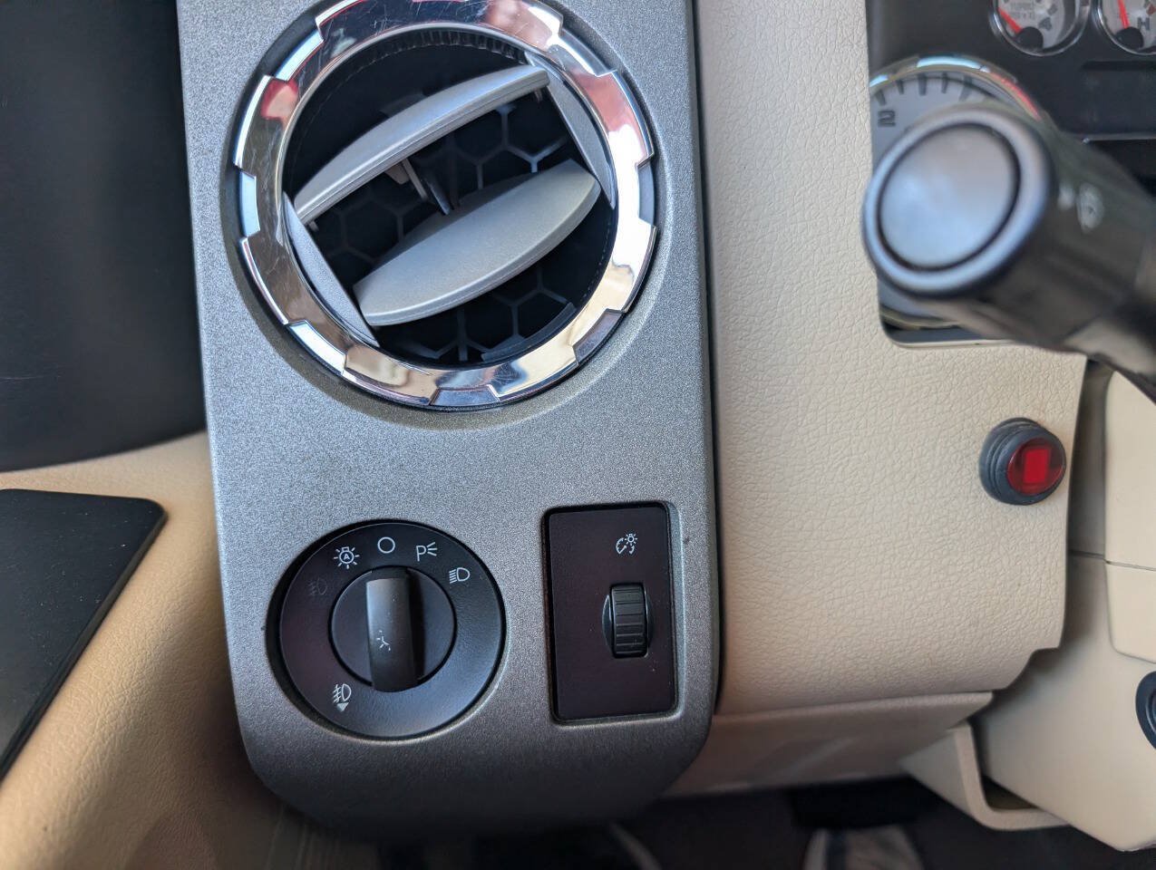 Used 2010 Ford F250 Lariat AWD/4WD image 19