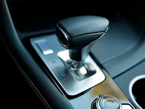 Used 2023 Genesis G70 2.0T image 39