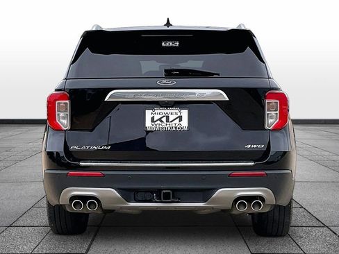Used 2023 Ford Explorer Platinum w/ Technology Package AWD/4WD image 4