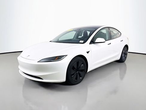 Used 2024 Tesla Model 3 Standard Range RWD image 3