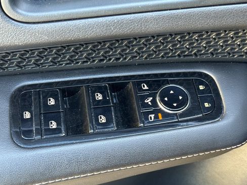 Used 2023 Nissan Ariya FWD image 12