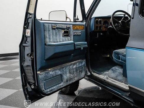 Used 1990 GMC Suburban 4WD image 40
