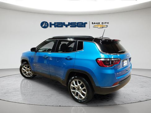 Used 2025 Jeep Compass Limited AWD/4WD image 5