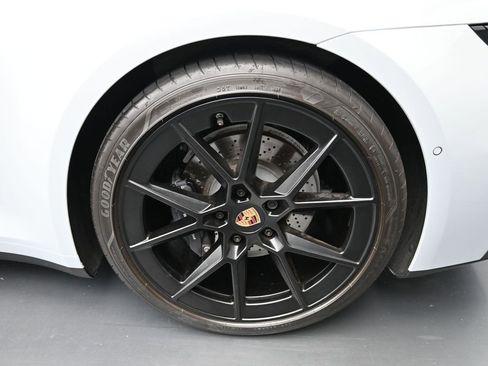 Certified 2025 Porsche 911 Carrera RWD image 26