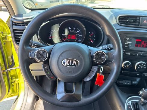 Used 2015 Kia Soul FWD image 31