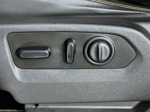 Used 2019 GMC Sierra 1500 AT4 w/ Off Road Performance Package image 16