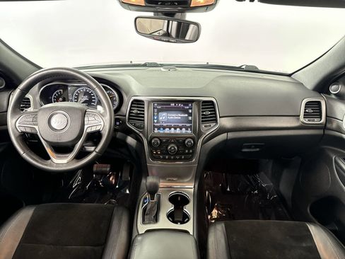 Used 2017 Jeep Grand Cherokee Altitude image 23