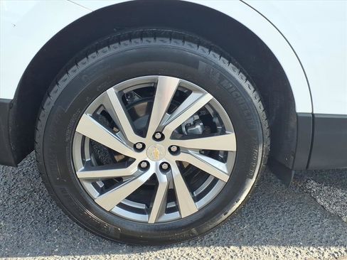 Used 2023 Chevrolet Equinox Premier image 7