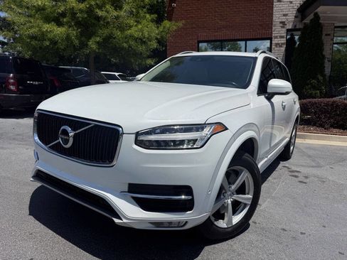 Used 2018 Volvo XC90 T5 Momentum w/ Convenience Package FWD image 1
