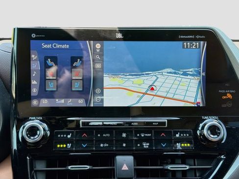 Used 2020 Toyota Highlander Platinum FWD image 34