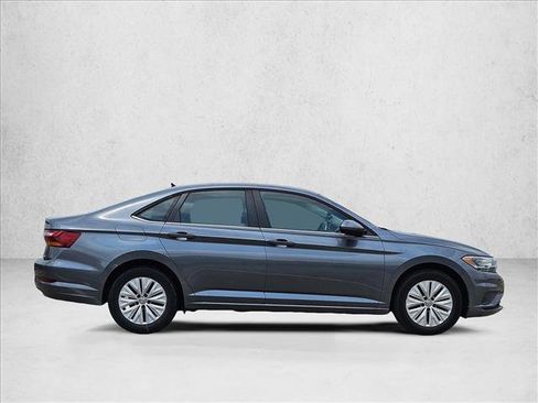 Used 2019 Volkswagen Jetta SE FWD image 4