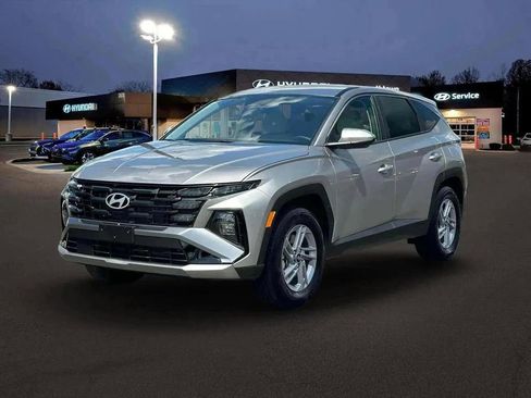 New 2026 Hyundai Tucson SE AWD/4WD image 1