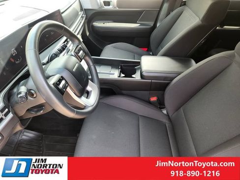 Used 2024 Hyundai Santa Fe SE AWD/4WD image 13