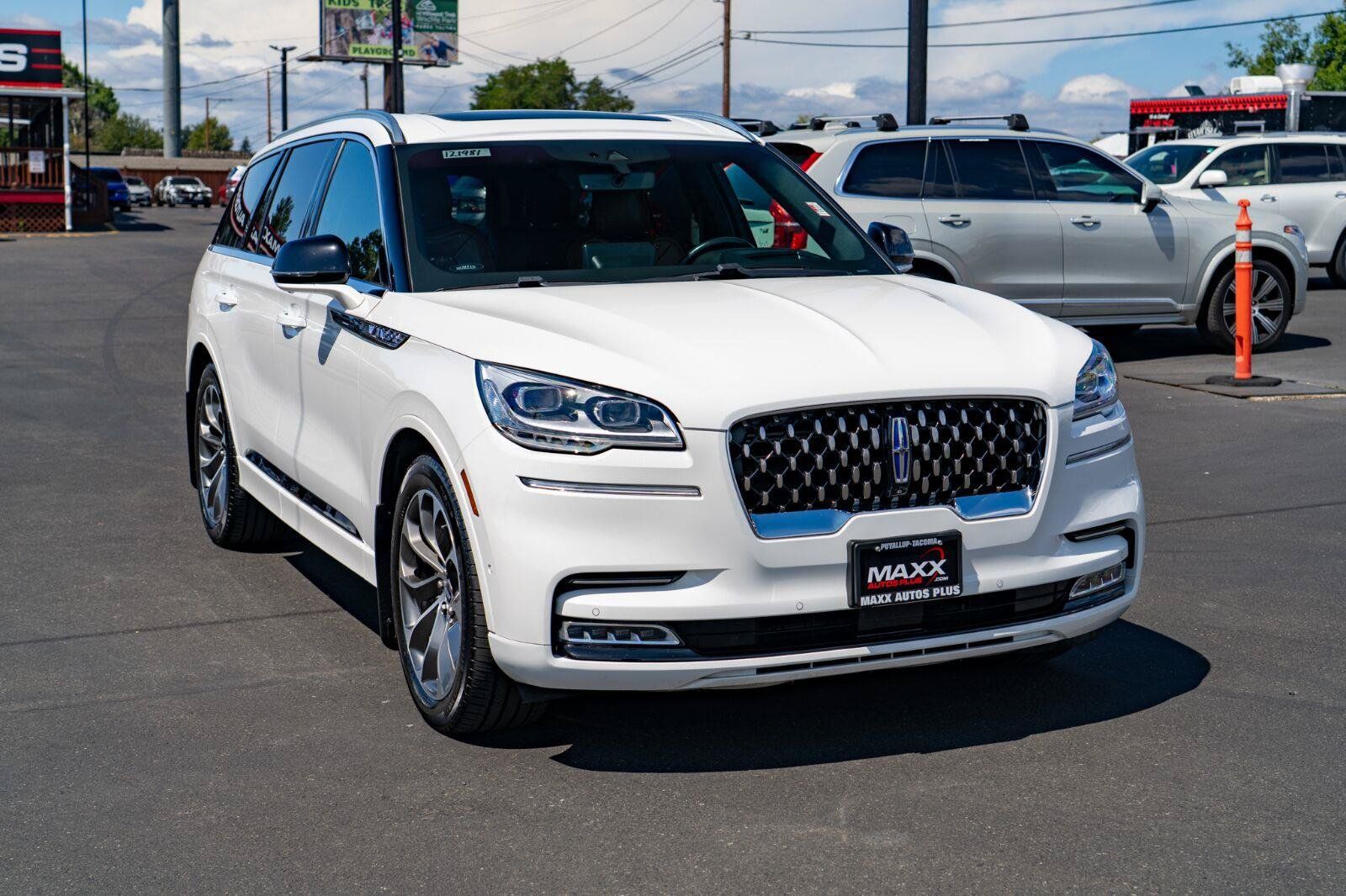 Used 2021 Lincoln Aviator Grand Touring w/ Equipment Group 302A AWD/4WD image 2