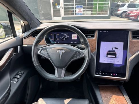 Used 2020 Tesla Model X Long Range image 16