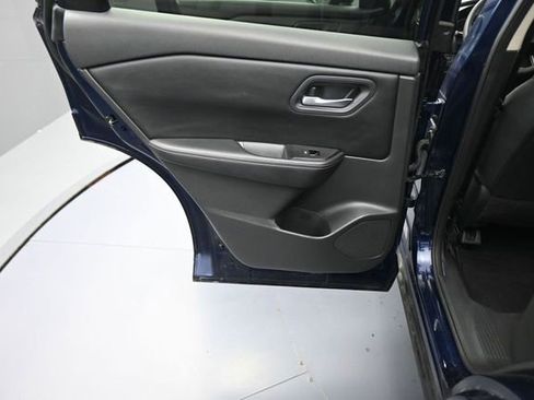 Used 2024 Nissan Rogue SV AWD/4WD image 18