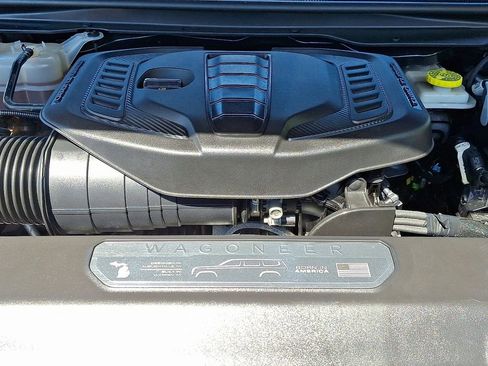 Used 2024 Jeep Wagoneer 4WD image 31