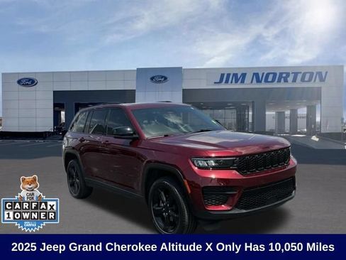 Used 2025 Jeep Grand Cherokee Altitude AWD/4WD image 1
