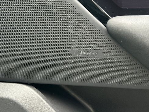 Used 2026 Land Rover Range Rover Velar Dynamic SE image 16