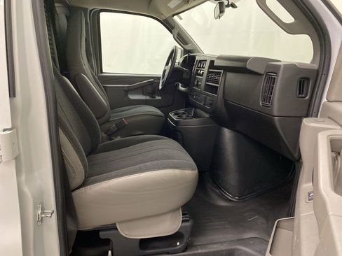 Used 2024 Chevrolet Express 2500 w/ Driver Convenience Package RWD image 15