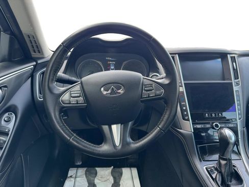 Used 2017 INFINITI Q50 2.0t w/ Moonroof Package image 10