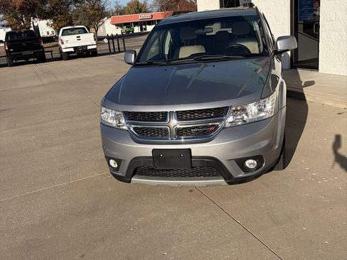 Used 2017 Dodge Journey SXT w/ Safe & Sound Group image 3