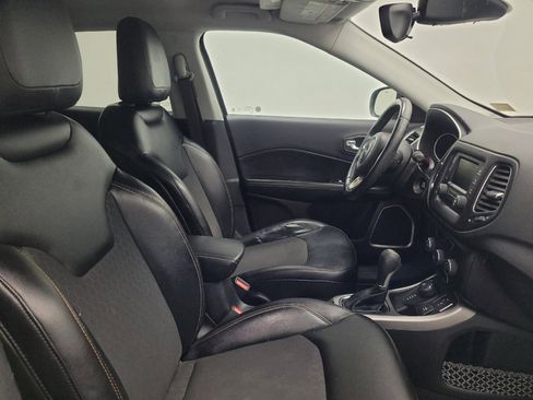 Used 2018 Jeep Compass Latitude AWD/4WD image 21
