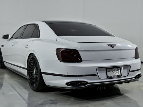 Used 2023 Bentley Flying Spur V8 image 10