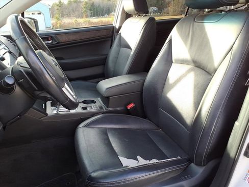 Used 2017 Subaru Outback 2.5i Limited image 18