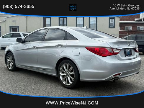 Used 2011 Hyundai Sonata SE w/ Navigation & Sunroof Pkg 4 image 4