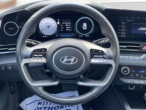 Certified 2025 Hyundai Elantra SEL FWD image 12
