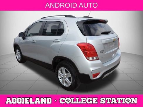 Used 2022 Chevrolet Trax LT w/ LT Convenience Package FWD image 6
