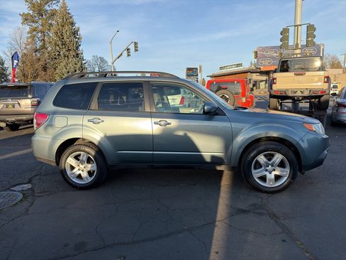 Used 2010 Subaru Forester 2.5X Limited image 7