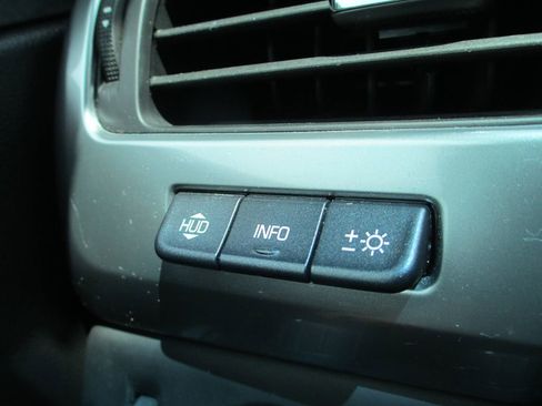 Used 2018 Chevrolet Tahoe Premier AWD/4WD image 32
