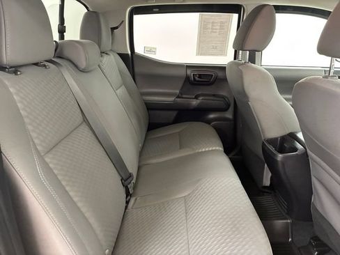Used 2022 Toyota Tacoma SR AWD/4WD image 16