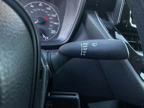 Used 2025 Toyota Corolla LE FWD image 34